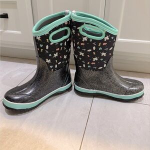 New With Tags Girl’s Bogs Waterproof Boots Size 4
